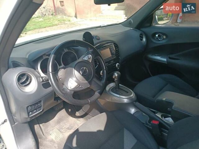 Белый Ниссан Жук, объемом двигателя 1.6 л и пробегом 150 тыс. км за 11500 $, фото 1 на Automoto.ua