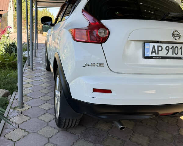 Белый Ниссан Жук, объемом двигателя 1.6 л и пробегом 151 тыс. км за 9800 $, фото 5 на Automoto.ua