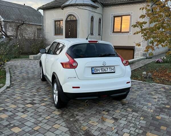 Белый Ниссан Жук, объемом двигателя 1.6 л и пробегом 157 тыс. км за 9000 $, фото 13 на Automoto.ua