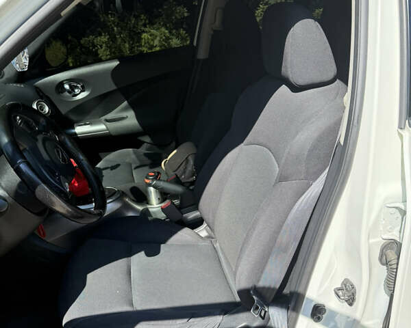 Белый Ниссан Жук, объемом двигателя 1.6 л и пробегом 217 тыс. км за 9600 $, фото 10 на Automoto.ua