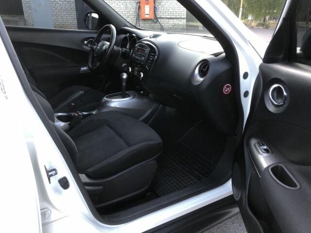 Белый Ниссан Жук, объемом двигателя 1.6 л и пробегом 112 тыс. км за 10000 $, фото 10 на Automoto.ua