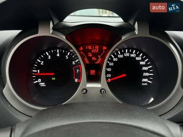 Белый Ниссан Жук, объемом двигателя 1.6 л и пробегом 175 тыс. км за 12490 $, фото 19 на Automoto.ua