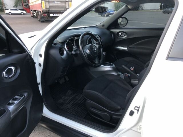 Белый Ниссан Жук, объемом двигателя 1.6 л и пробегом 112 тыс. км за 10000 $, фото 11 на Automoto.ua