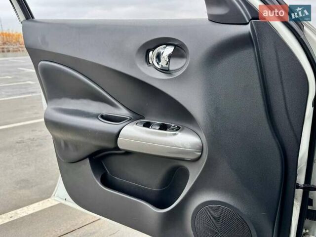 Белый Ниссан Жук, объемом двигателя 1.6 л и пробегом 115 тыс. км за 9900 $, фото 30 на Automoto.ua