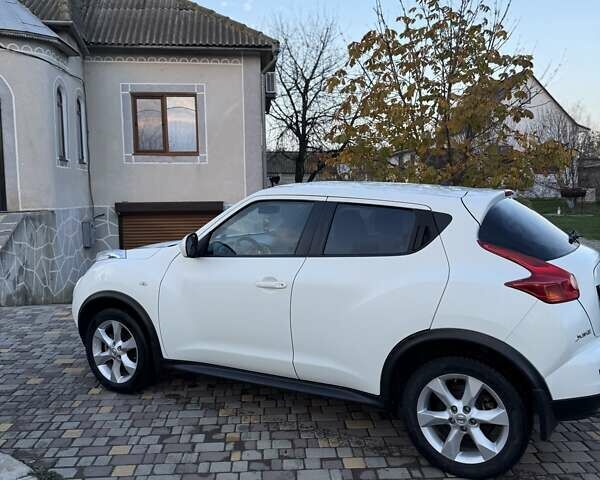 Белый Ниссан Жук, объемом двигателя 1.6 л и пробегом 157 тыс. км за 9000 $, фото 16 на Automoto.ua