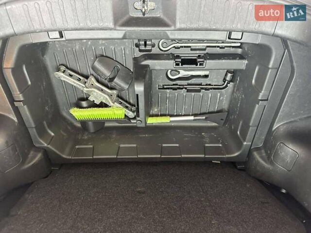 Белый Ниссан Жук, объемом двигателя 1.6 л и пробегом 149 тыс. км за 9700 $, фото 13 на Automoto.ua