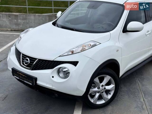 Белый Ниссан Жук, объемом двигателя 1.6 л и пробегом 115 тыс. км за 9900 $, фото 2 на Automoto.ua