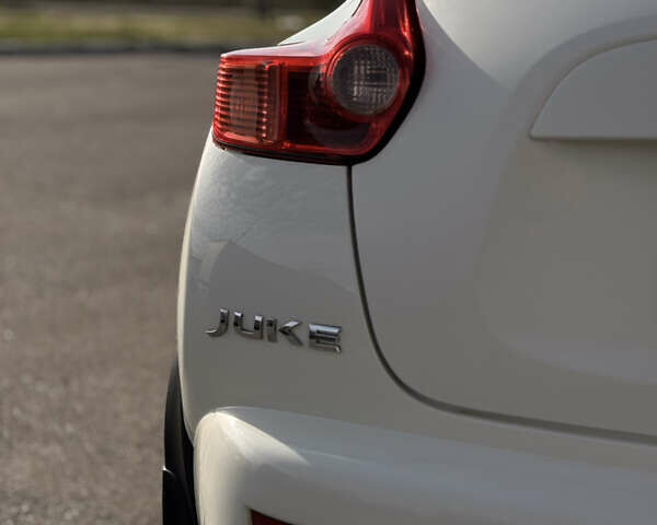 Белый Ниссан Жук, объемом двигателя 1.6 л и пробегом 83 тыс. км за 10300 $, фото 5 на Automoto.ua