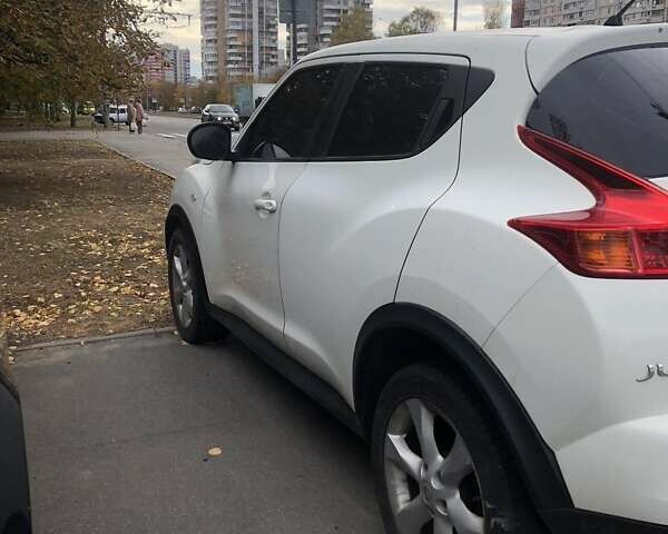 Белый Ниссан Жук, объемом двигателя 1.6 л и пробегом 95 тыс. км за 9500 $, фото 1 на Automoto.ua