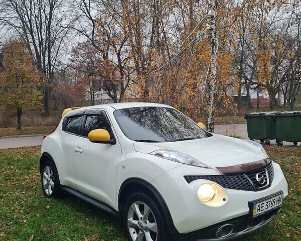 Белый Ниссан Жук, объемом двигателя 1.6 л и пробегом 140 тыс. км за 10500 $, фото 14 на Automoto.ua