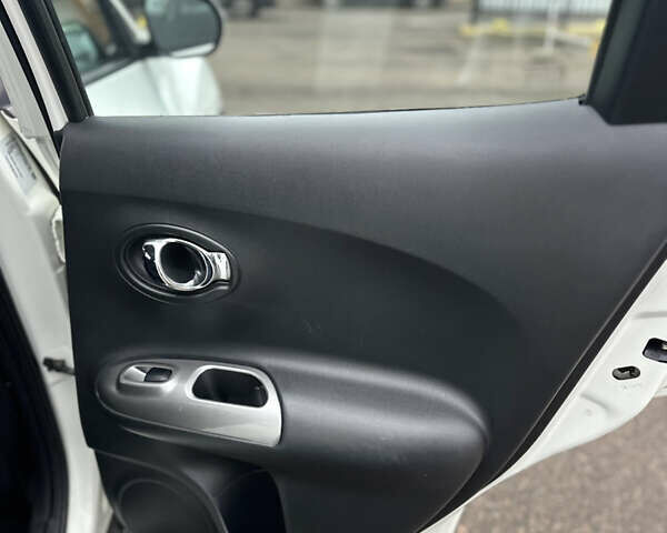 Белый Ниссан Жук, объемом двигателя 1.6 л и пробегом 159 тыс. км за 9700 $, фото 17 на Automoto.ua