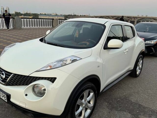 Белый Ниссан Жук, объемом двигателя 1.6 л и пробегом 132 тыс. км за 10200 $, фото 2 на Automoto.ua