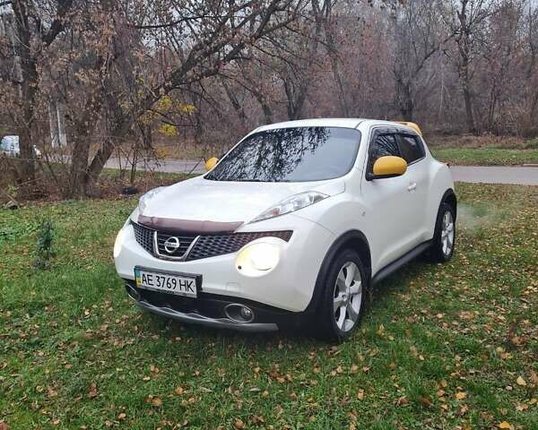 Белый Ниссан Жук, объемом двигателя 1.6 л и пробегом 140 тыс. км за 10500 $, фото 18 на Automoto.ua