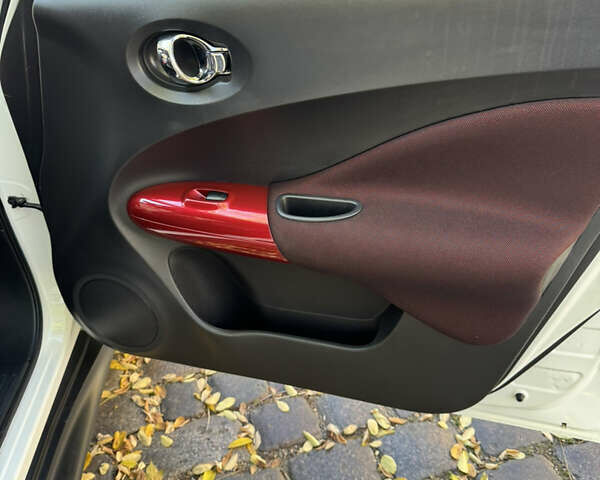 Белый Ниссан Жук, объемом двигателя 1.62 л и пробегом 126 тыс. км за 10999 $, фото 25 на Automoto.ua