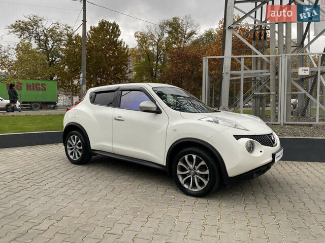 Белый Ниссан Жук, объемом двигателя 1.6 л и пробегом 138 тыс. км за 10500 $, фото 5 на Automoto.ua