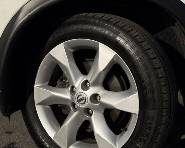 Белый Ниссан Жук, объемом двигателя 1.6 л и пробегом 83 тыс. км за 10300 $, фото 16 на Automoto.ua