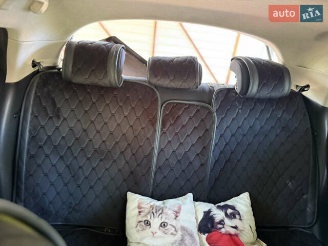 Белый Ниссан Жук, объемом двигателя 1.6 л и пробегом 151 тыс. км за 9800 $, фото 12 на Automoto.ua