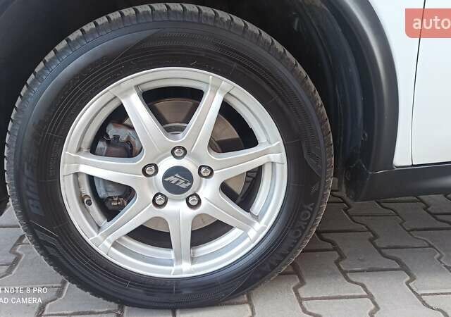 Белый Ниссан Жук, объемом двигателя 1.62 л и пробегом 145 тыс. км за 10400 $, фото 26 на Automoto.ua