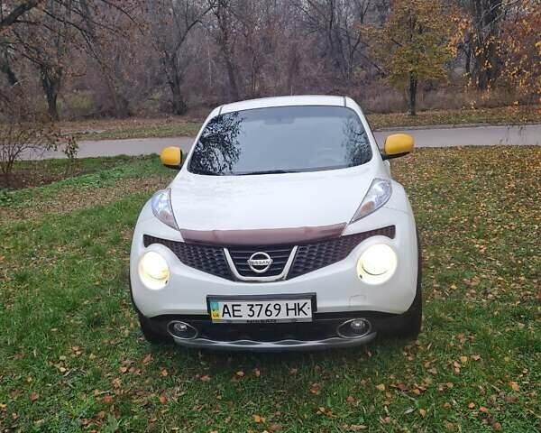 Белый Ниссан Жук, объемом двигателя 1.6 л и пробегом 140 тыс. км за 10500 $, фото 17 на Automoto.ua