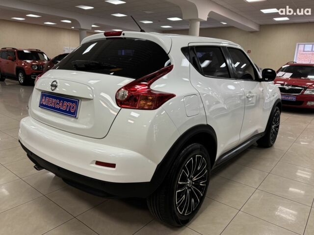 Белый Ниссан Жук, объемом двигателя 0 л и пробегом 141 тыс. км за 10900 $, фото 4 на Automoto.ua