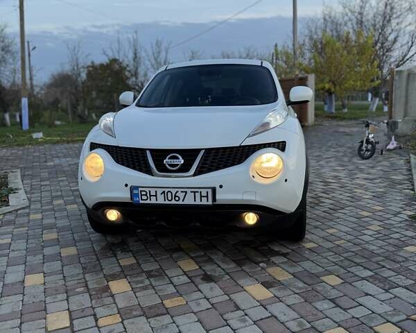 Белый Ниссан Жук, объемом двигателя 1.6 л и пробегом 157 тыс. км за 9000 $, фото 12 на Automoto.ua