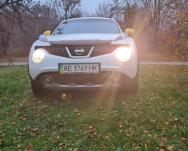 Белый Ниссан Жук, объемом двигателя 1.6 л и пробегом 140 тыс. км за 10500 $, фото 16 на Automoto.ua