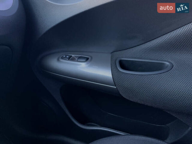 Белый Ниссан Жук, объемом двигателя 1.6 л и пробегом 87 тыс. км за 11000 $, фото 18 на Automoto.ua