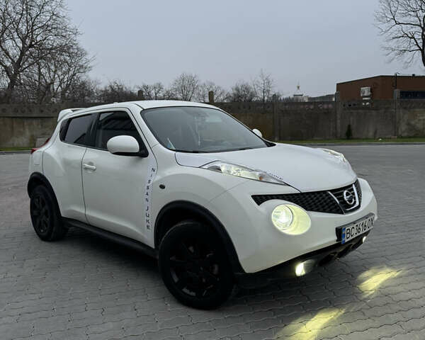 Белый Ниссан Жук, объемом двигателя 1.5 л и пробегом 195 тыс. км за 9500 $, фото 13 на Automoto.ua