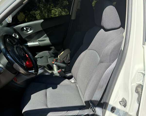 Белый Ниссан Жук, объемом двигателя 1.6 л и пробегом 217 тыс. км за 9600 $, фото 8 на Automoto.ua