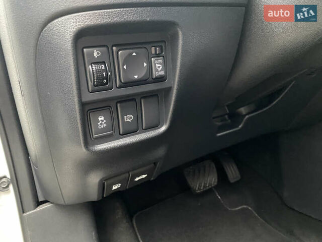 Белый Ниссан Жук, объемом двигателя 1.6 л и пробегом 138 тыс. км за 10500 $, фото 21 на Automoto.ua