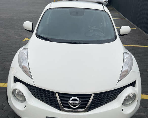 Белый Ниссан Жук, объемом двигателя 1.6 л и пробегом 93 тыс. км за 10399 $, фото 1 на Automoto.ua