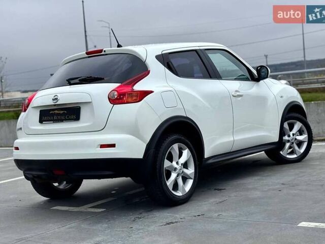 Белый Ниссан Жук, объемом двигателя 1.6 л и пробегом 115 тыс. км за 9900 $, фото 13 на Automoto.ua