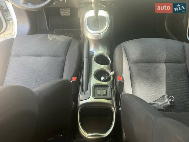 Білий Ніссан Жук, об'ємом двигуна 1.6 л та пробігом 55 тис. км за 10700 $, фото 16 на Automoto.ua