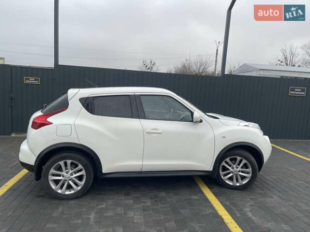 Белый Ниссан Жук, объемом двигателя 1.6 л и пробегом 93 тыс. км за 10399 $, фото 27 на Automoto.ua