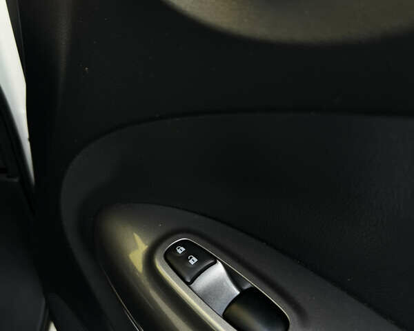 Ниссан Жук 2012 в Черновцах на Automoto.ua Белый Ниссан Жук, объемом двигателя 1.6 л и пробегом 137 тыс. км за 9200 $, фото 37 на Automoto.ua