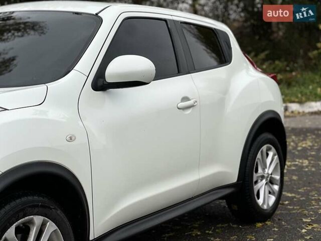 Белый Ниссан Жук, объемом двигателя 1.6 л и пробегом 255 тыс. км за 8999 $, фото 2 на Automoto.ua
