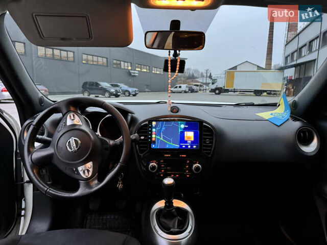 Белый Ниссан Жук, объемом двигателя 1.5 л и пробегом 195 тыс. км за 9500 $, фото 17 на Automoto.ua