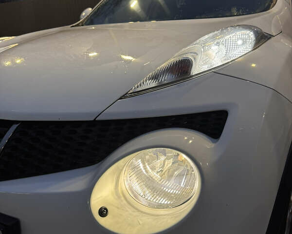 Белый Ниссан Жук, объемом двигателя 1.6 л и пробегом 165 тыс. км за 10700 $, фото 5 на Automoto.ua