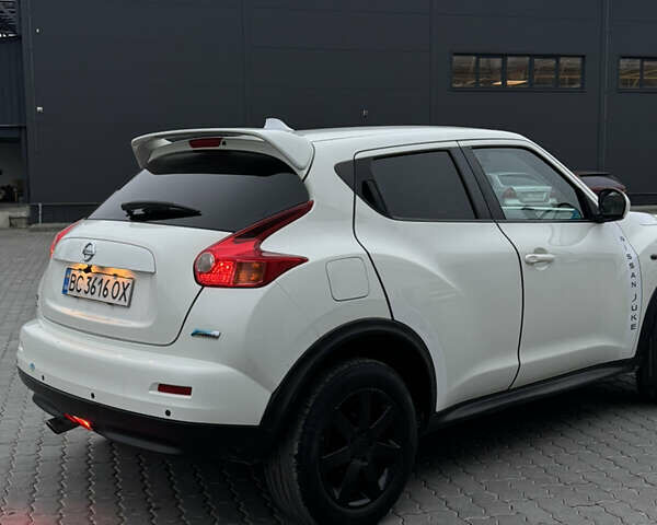 Белый Ниссан Жук, объемом двигателя 1.5 л и пробегом 195 тыс. км за 9500 $, фото 8 на Automoto.ua