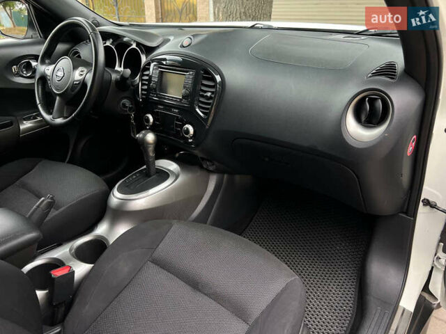 Белый Ниссан Жук, объемом двигателя 1.6 л и пробегом 88 тыс. км за 8900 $, фото 15 на Automoto.ua