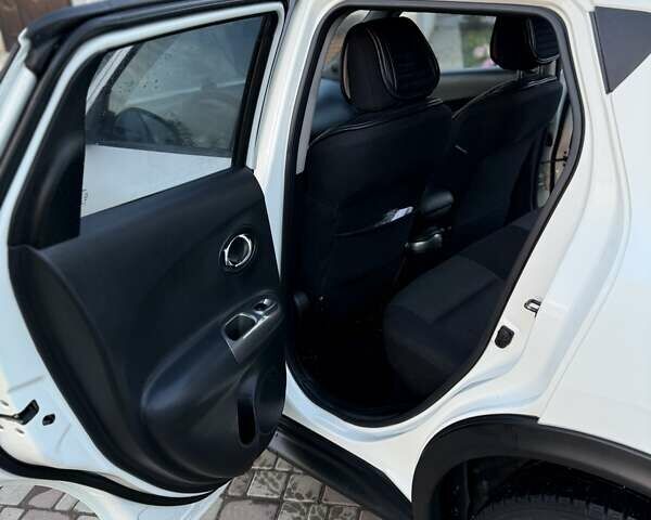 Белый Ниссан Жук, объемом двигателя 1.6 л и пробегом 157 тыс. км за 9000 $, фото 11 на Automoto.ua