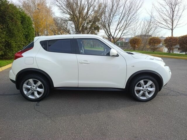 Белый Ниссан Жук, объемом двигателя 0 л и пробегом 115 тыс. км за 9700 $, фото 2 на Automoto.ua