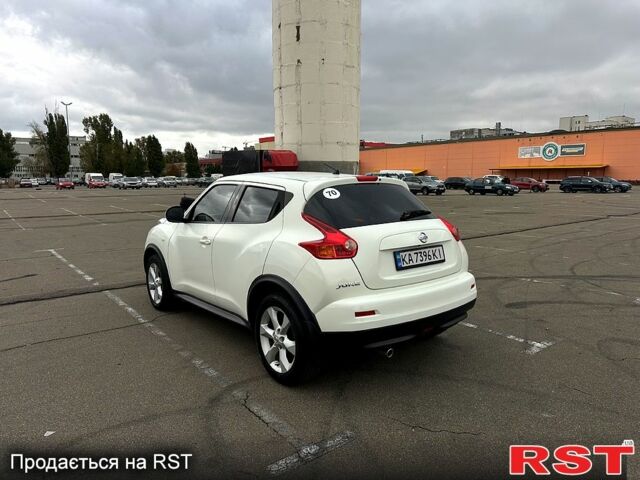 Белый Ниссан Жук, объемом двигателя 1.6 л и пробегом 134 тыс. км за 10200 $, фото 3 на Automoto.ua