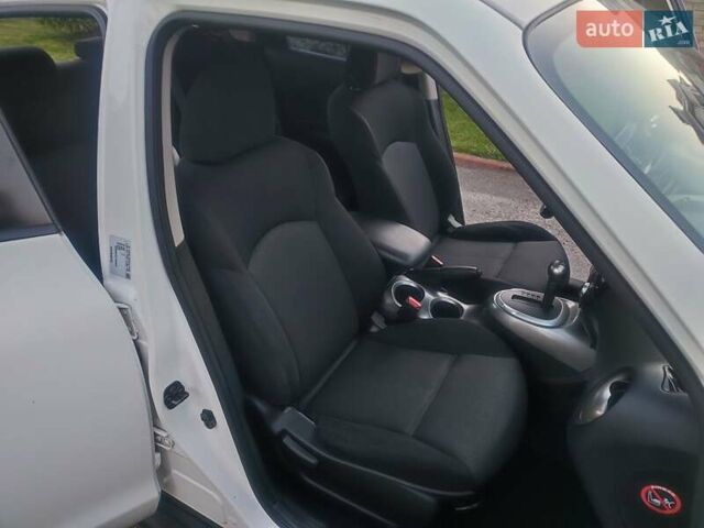 Белый Ниссан Жук, объемом двигателя 1.6 л и пробегом 143 тыс. км за 9900 $, фото 24 на Automoto.ua