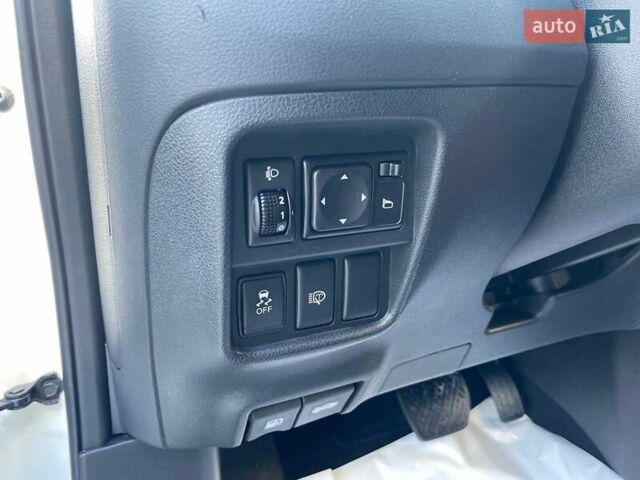 Белый Ниссан Жук, объемом двигателя 1.6 л и пробегом 123 тыс. км за 12250 $, фото 11 на Automoto.ua