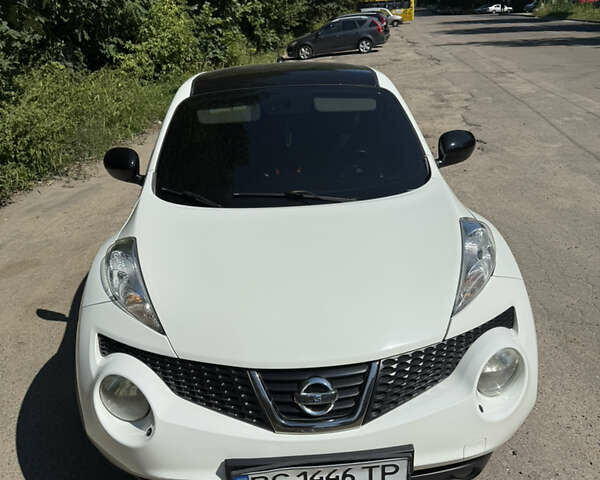 Белый Ниссан Жук, объемом двигателя 1.6 л и пробегом 217 тыс. км за 9600 $, фото 3 на Automoto.ua