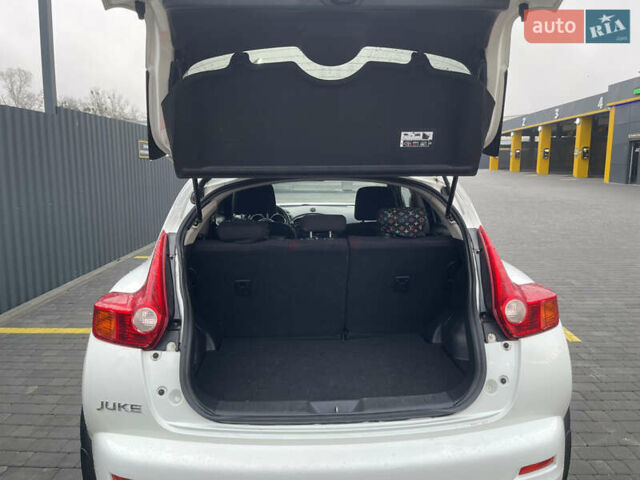 Белый Ниссан Жук, объемом двигателя 1.6 л и пробегом 93 тыс. км за 10399 $, фото 8 на Automoto.ua