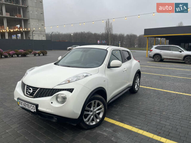 Белый Ниссан Жук, объемом двигателя 1.6 л и пробегом 93 тыс. км за 10399 $, фото 2 на Automoto.ua