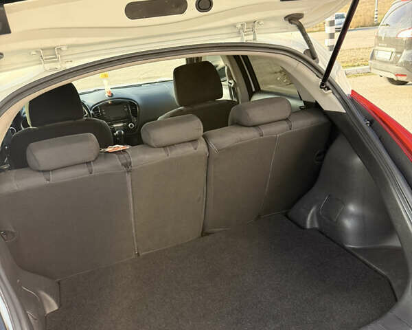 Белый Ниссан Жук, объемом двигателя 1.6 л и пробегом 83 тыс. км за 10300 $, фото 6 на Automoto.ua