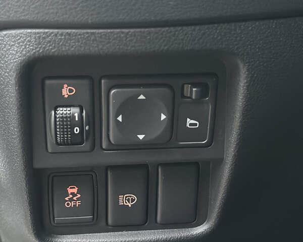 Белый Ниссан Жук, объемом двигателя 1.6 л и пробегом 159 тыс. км за 9700 $, фото 11 на Automoto.ua